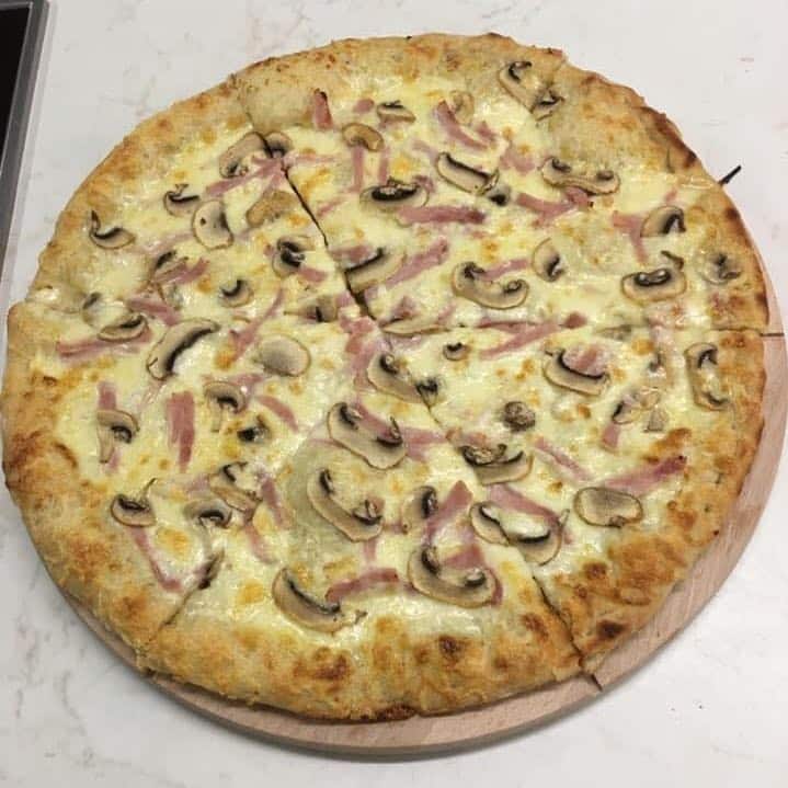 Žampiónová pizza